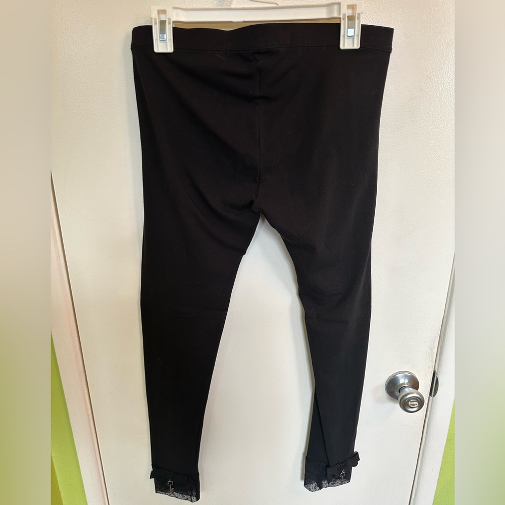 Forever 21 Twist Leggings with Key Detail - Picture 4 of 4